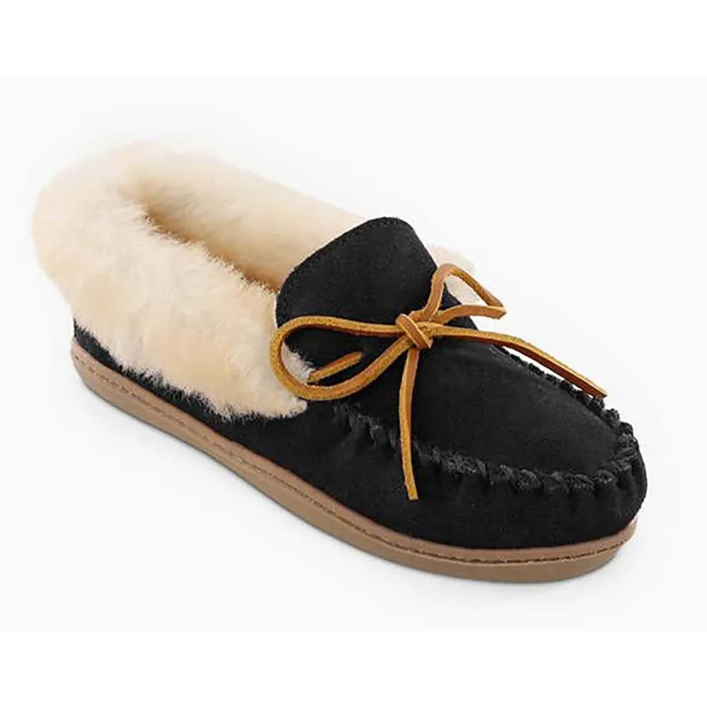 minnetonka alpine sheepskin moc